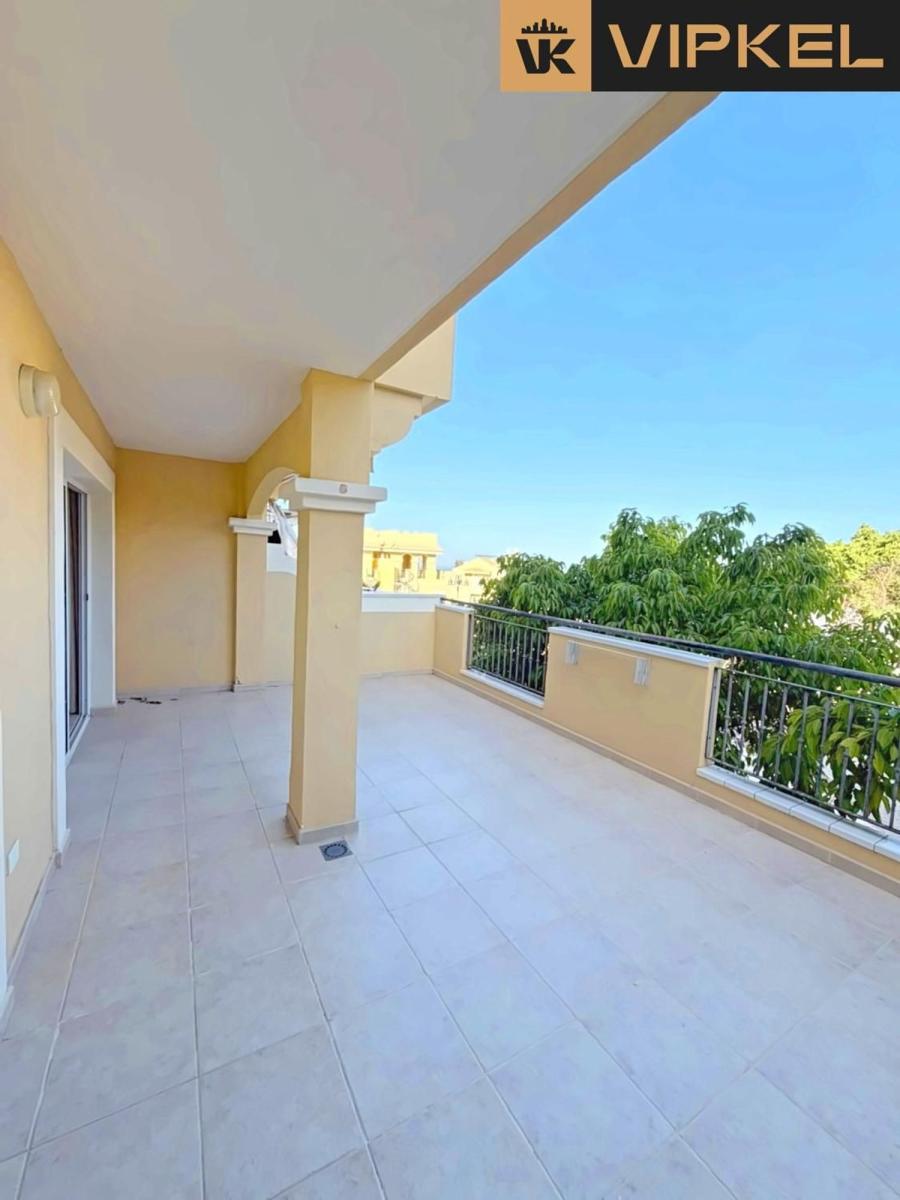 Flat for Sale in Arona