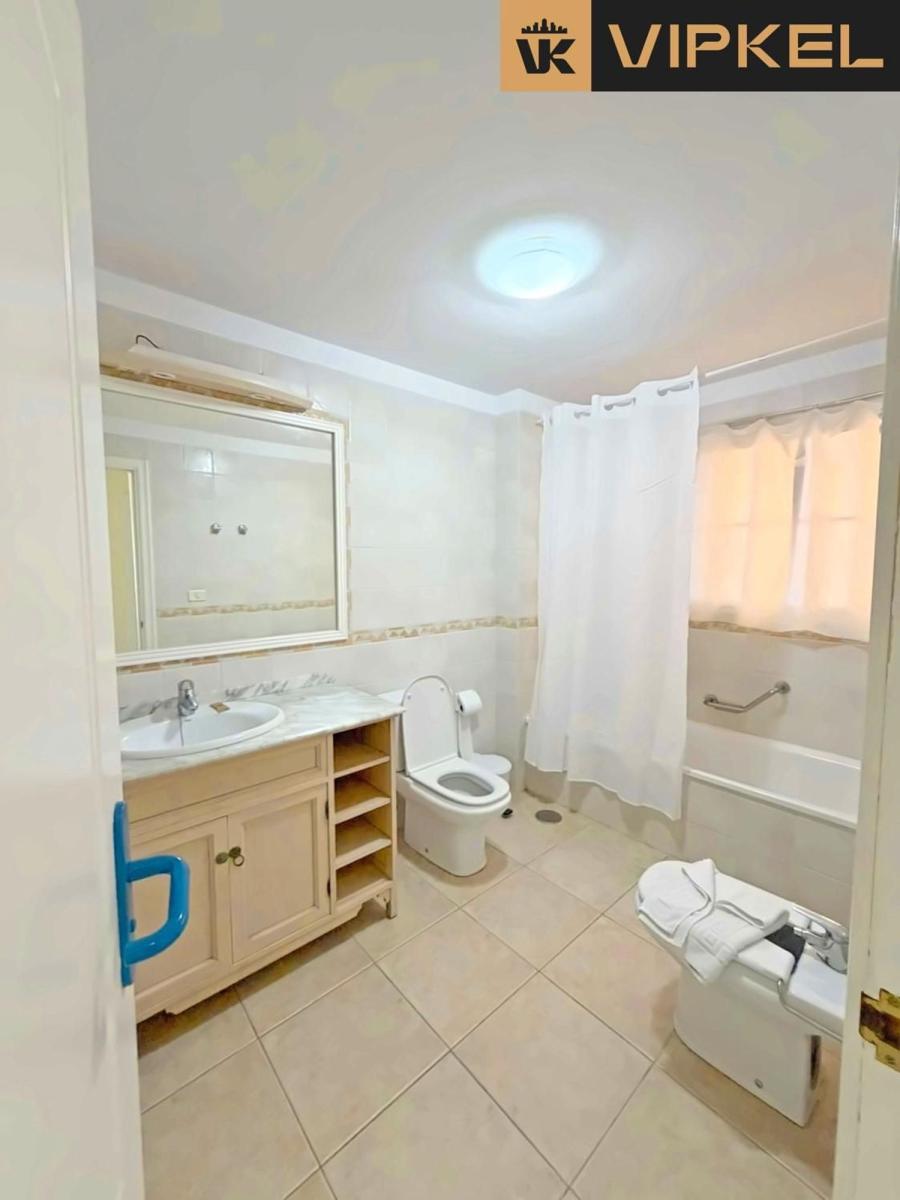 Flat for Sale in Arona