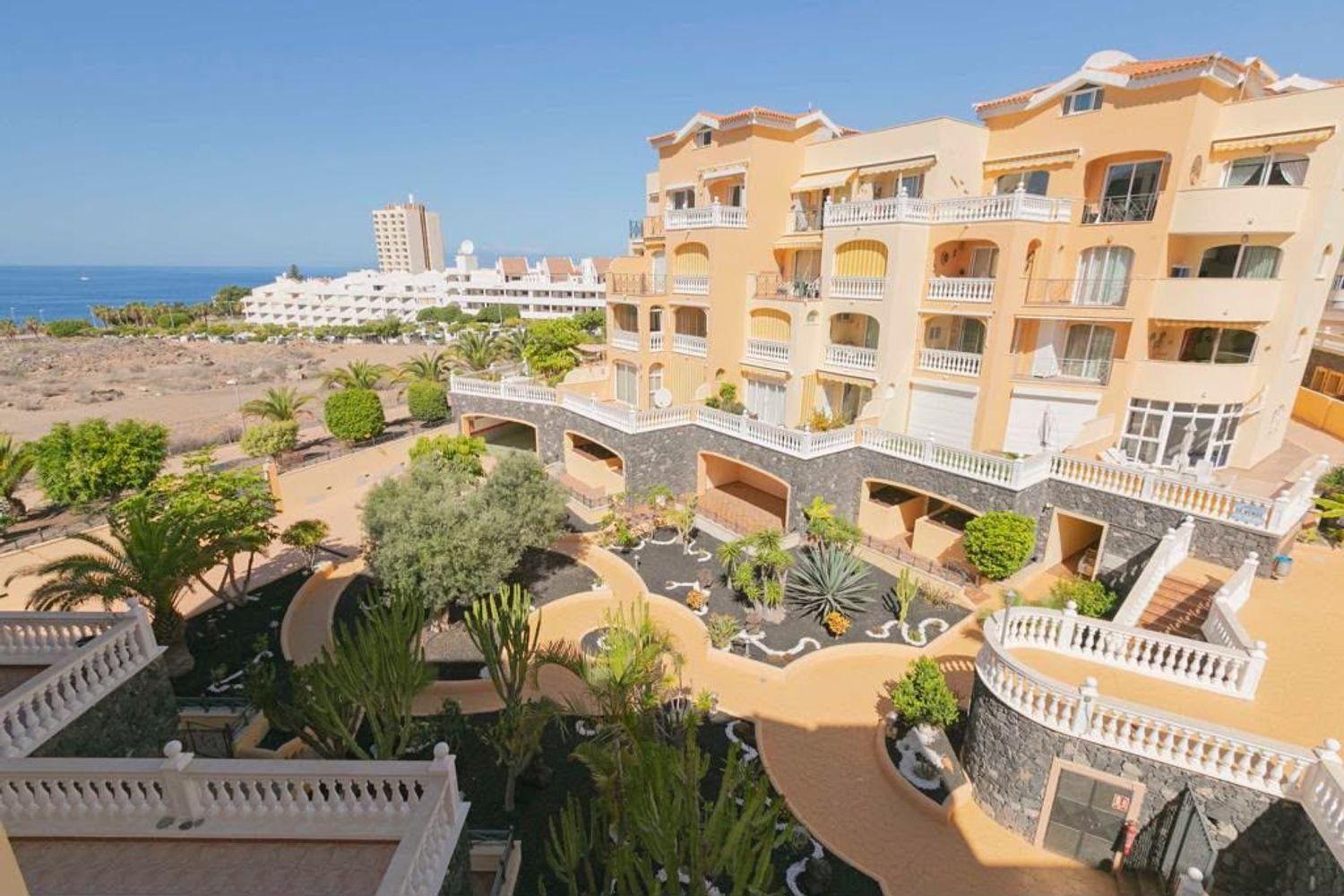Flat for Sale in Arona