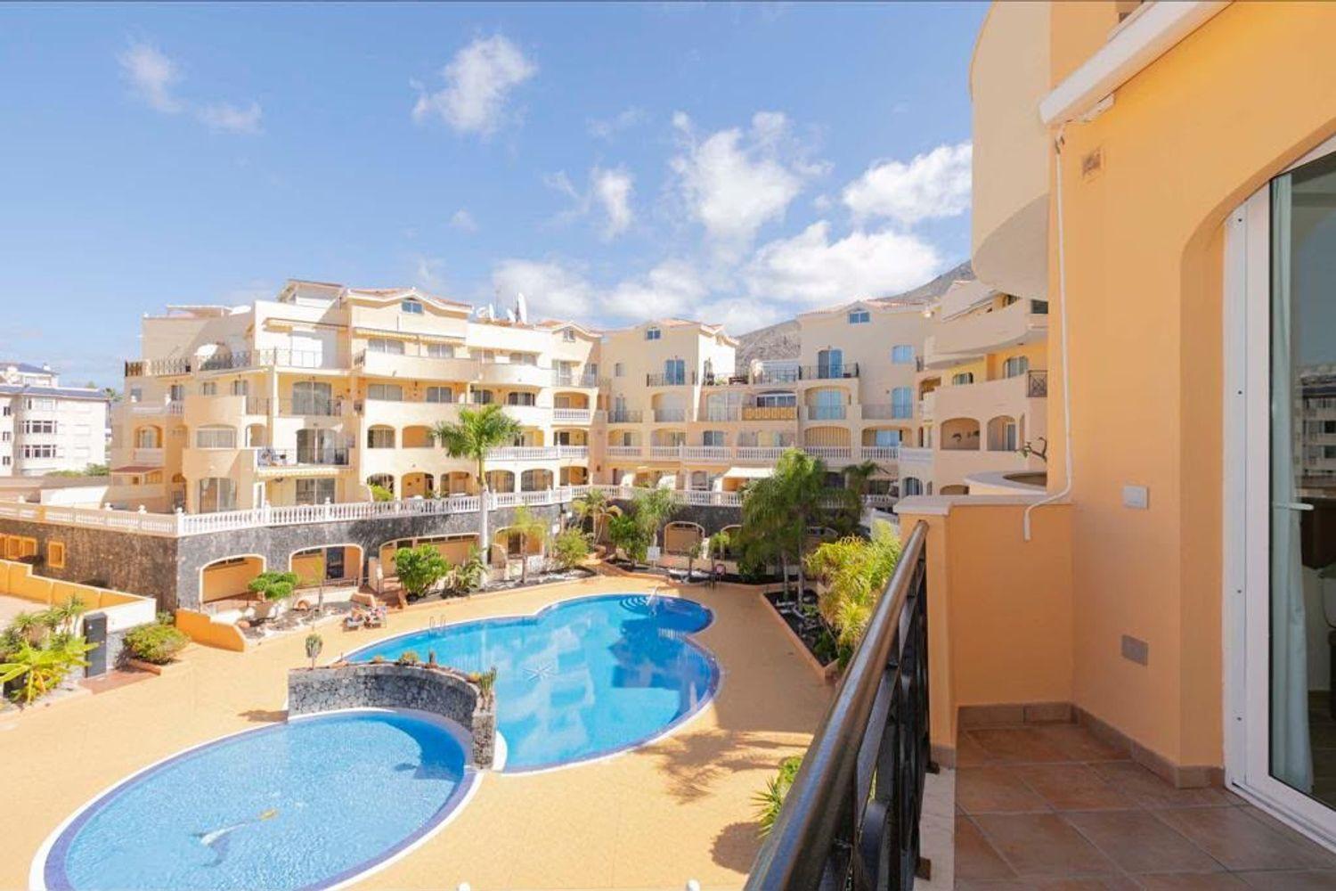 Flat for Sale in Arona