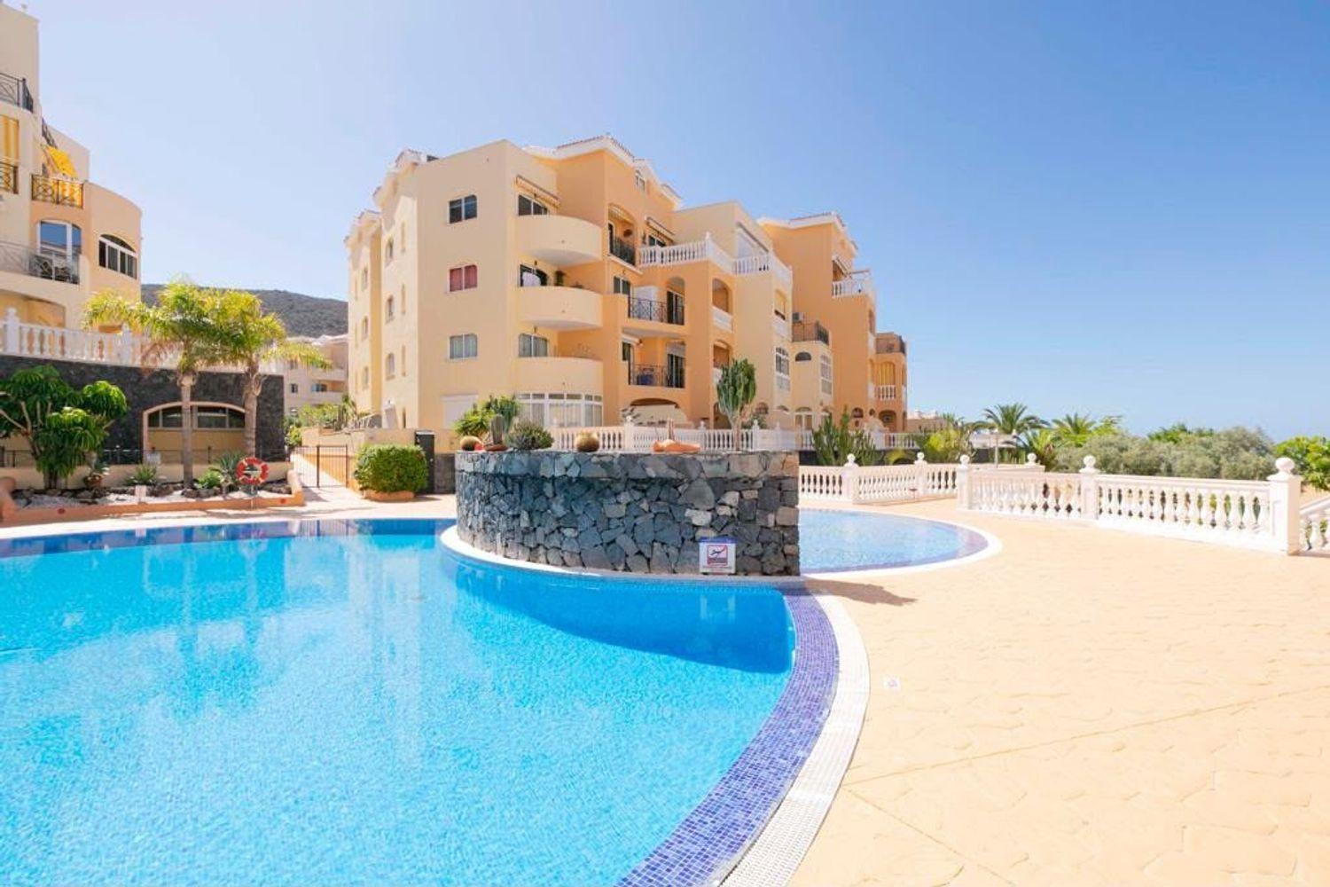 Flat for Sale in Arona