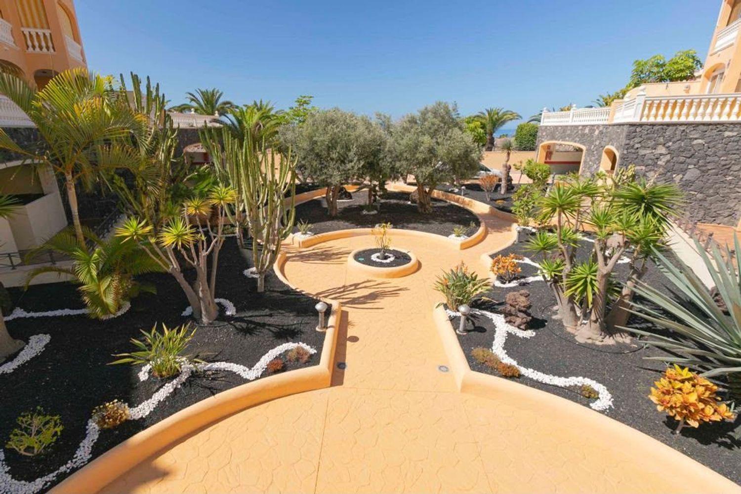 Flat for Sale in Arona