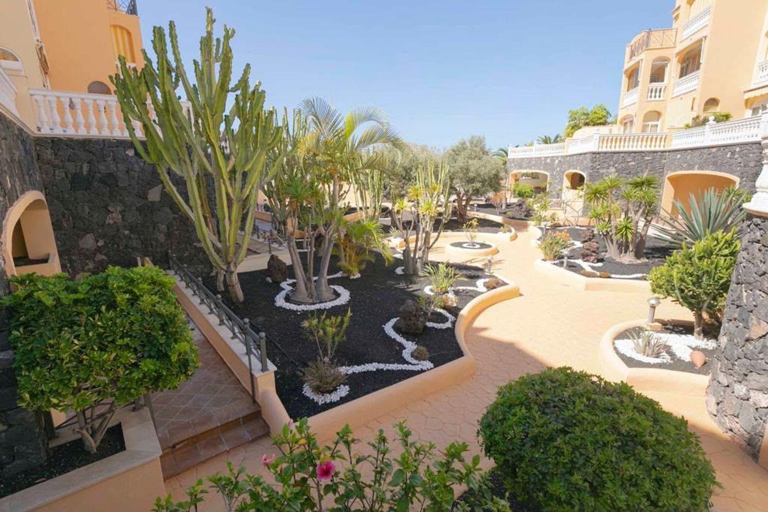 Flat for Sale in Arona