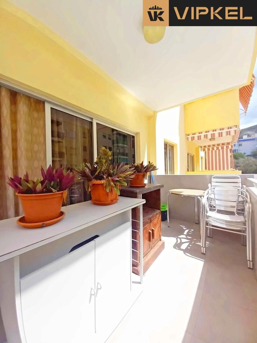 Flat for Sale in Arona