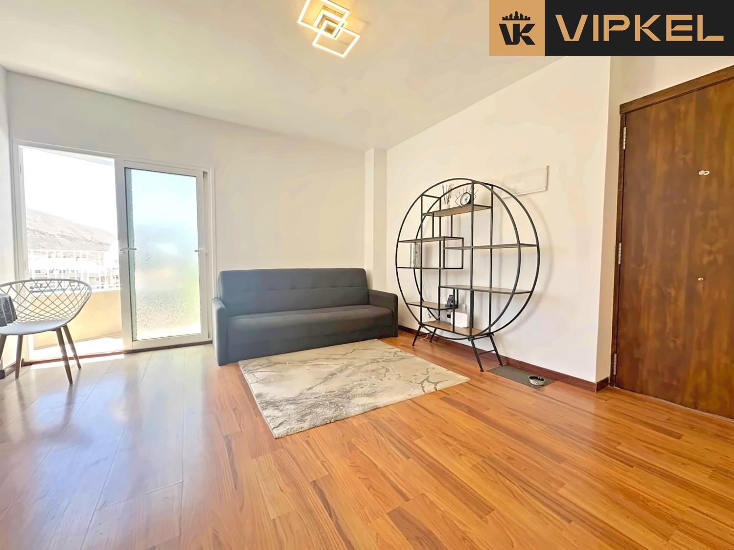 Flat for Sale in Arona