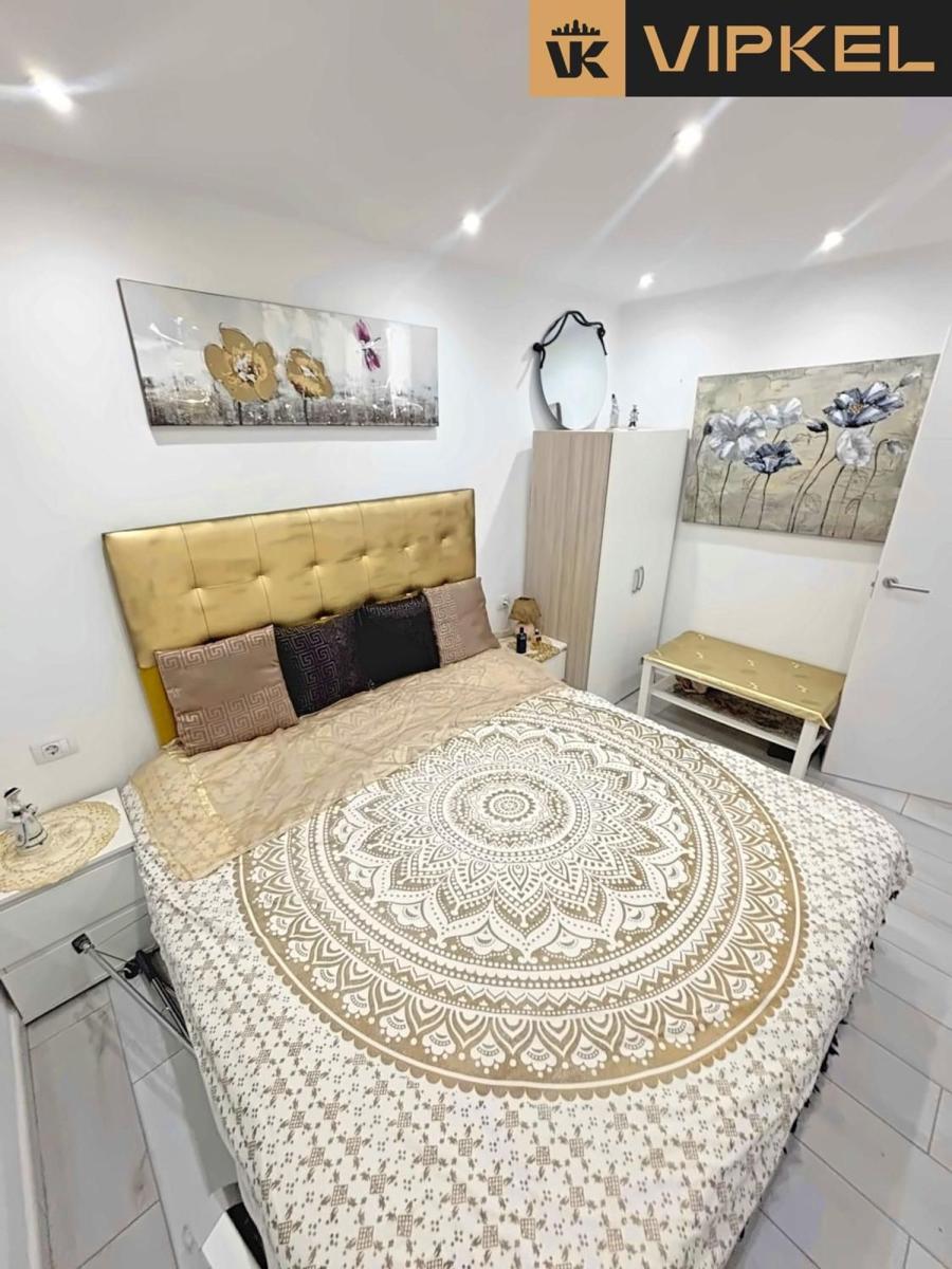 Flat for Sale in Arona