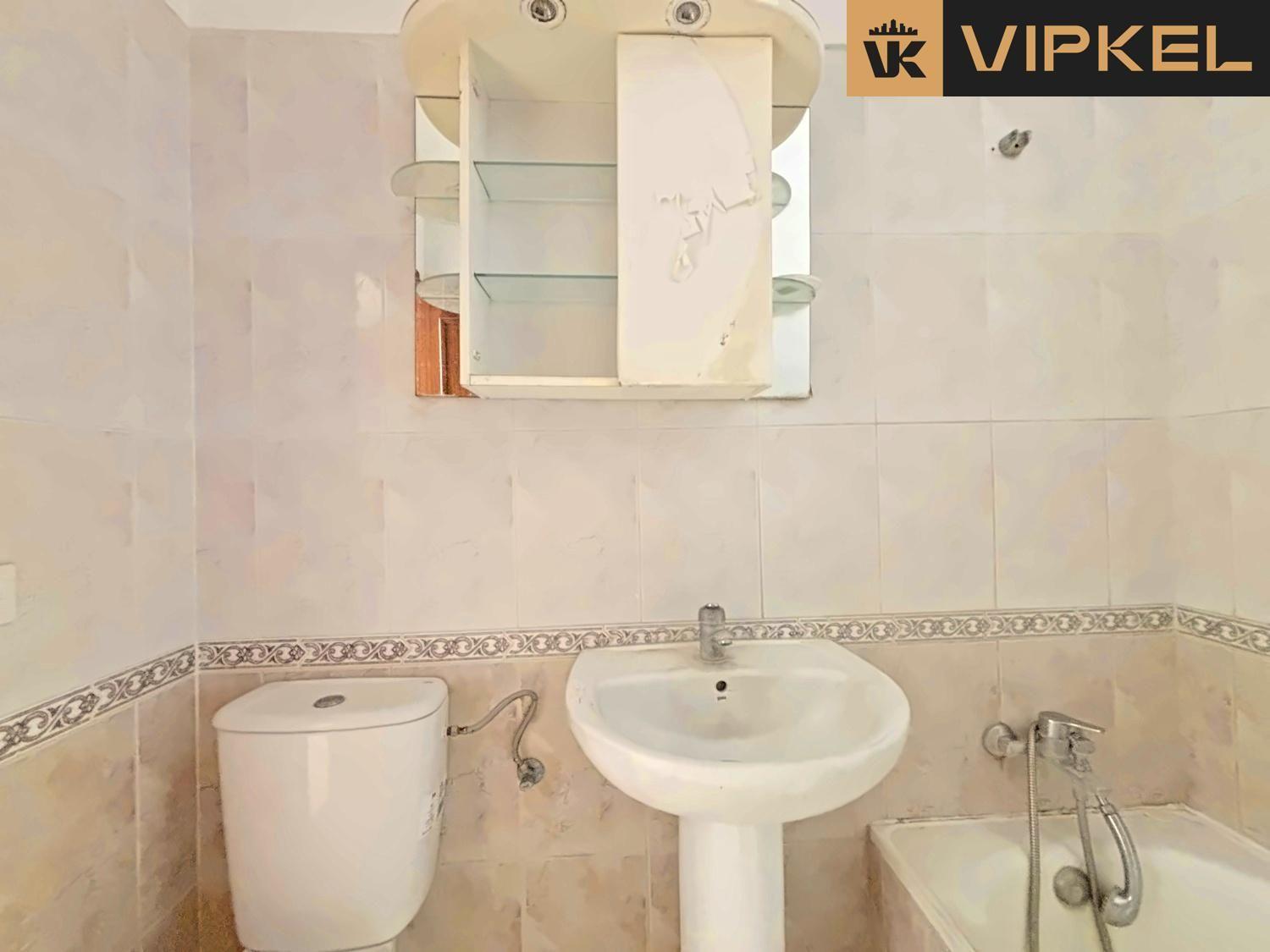 Flat for Sale in Arona