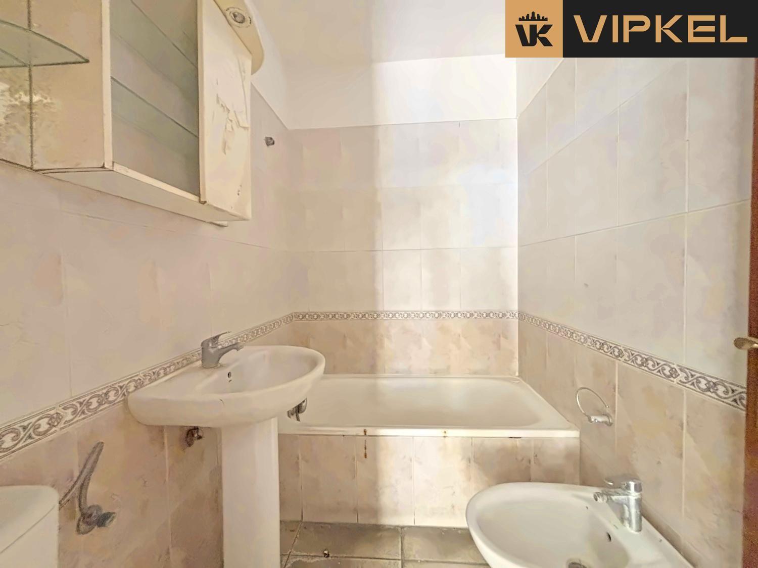 Flat for Sale in Arona