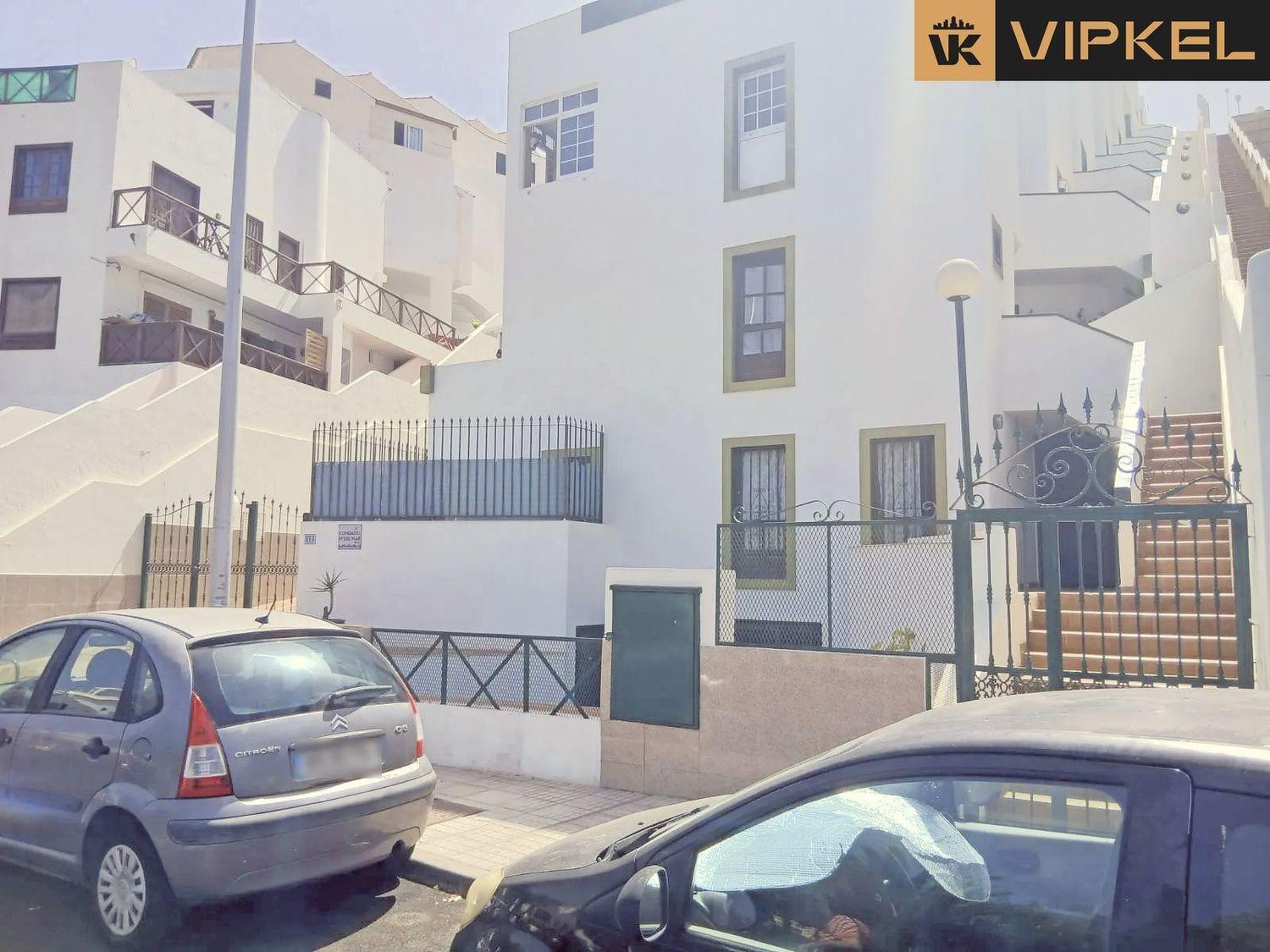 Flat for Sale in Arona