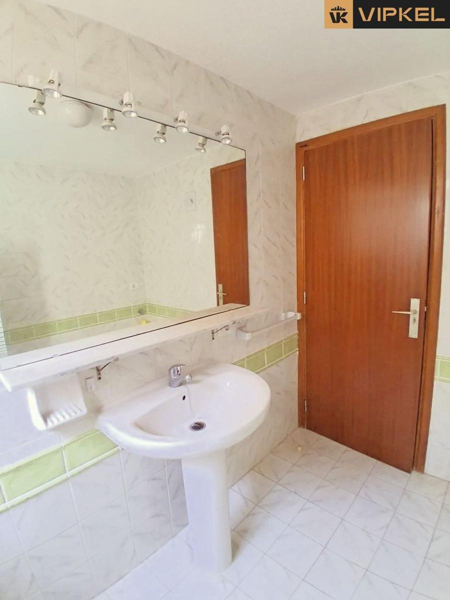 Flat for Sale in Arona