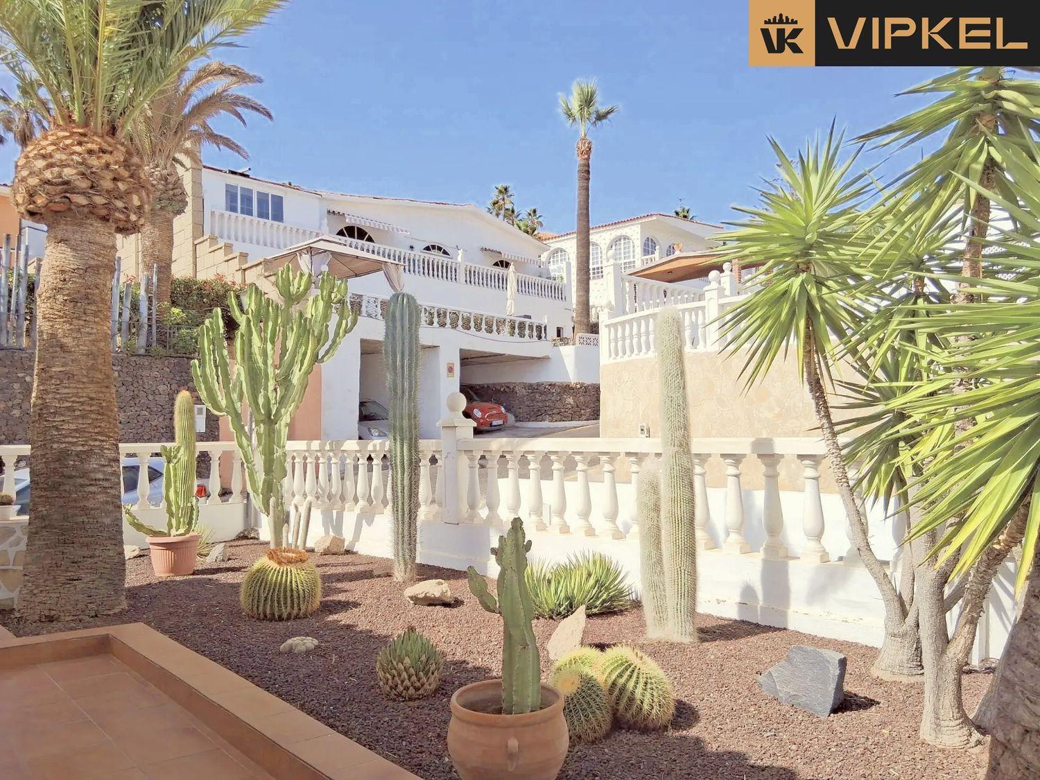 Flat for Sale in Arona