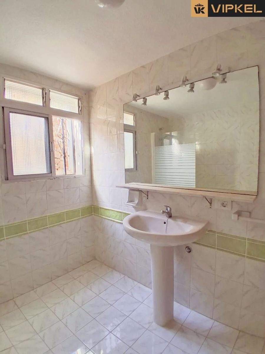 Flat for Sale in Arona