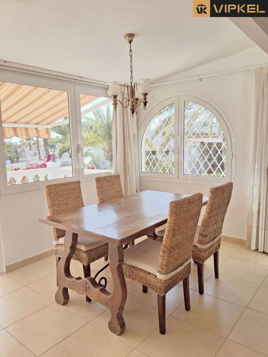 Flat for Sale in Arona