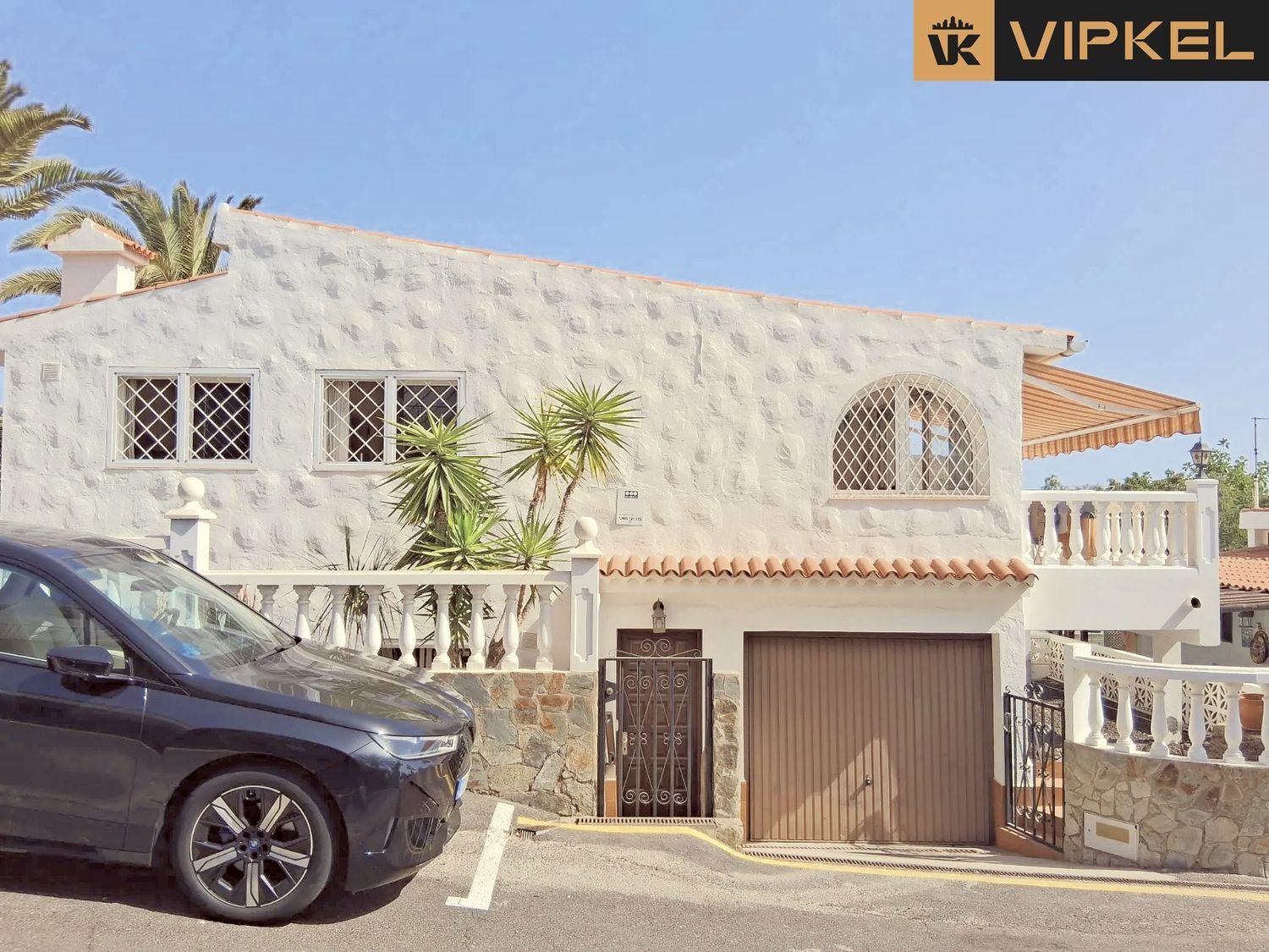 Flat for Sale in Arona