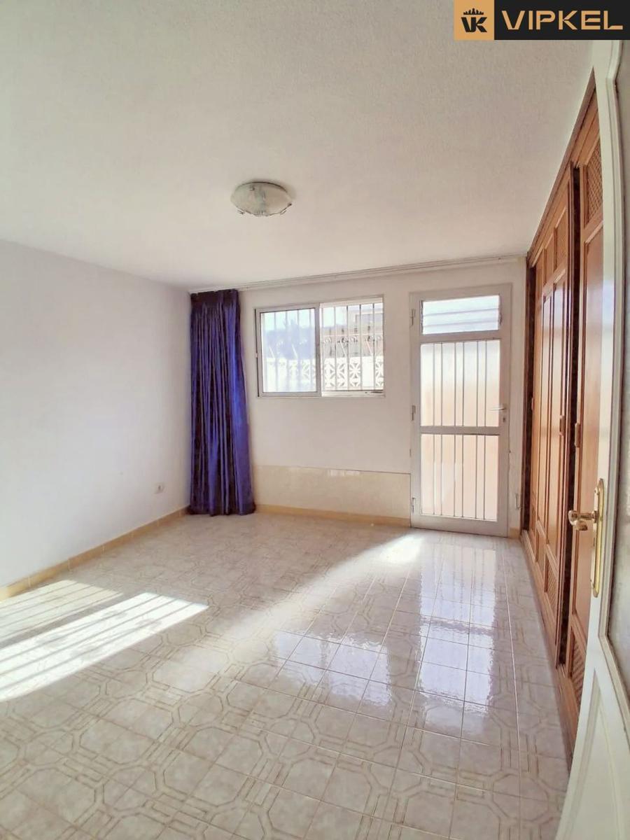 Flat for Sale in Arona