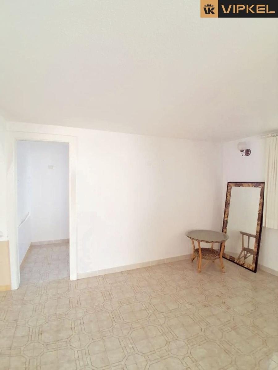 Flat for Sale in Arona