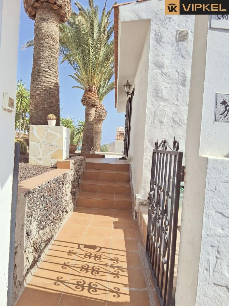 Flat for Sale in Arona