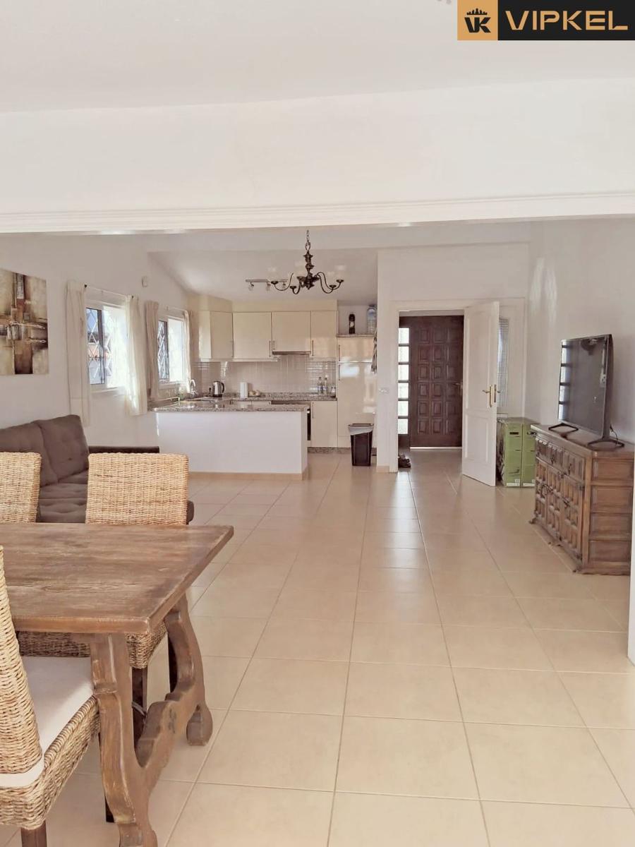 Flat for Sale in Arona