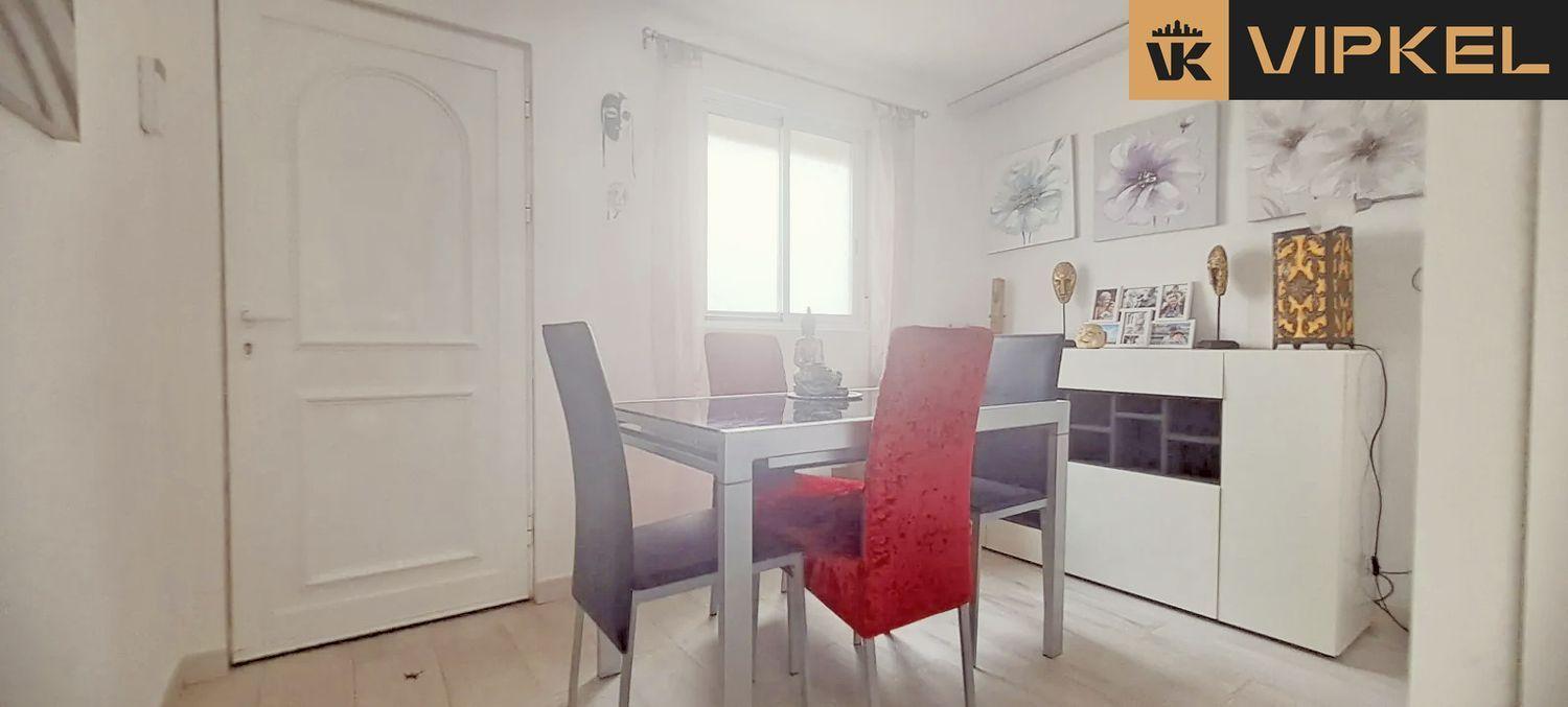 Flat for Sale in Arona