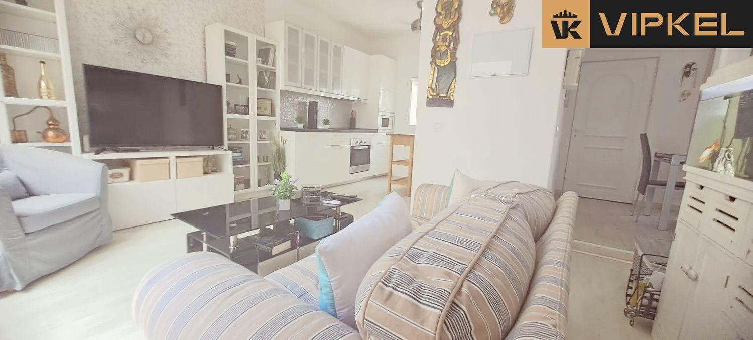 Flat for Sale in Arona