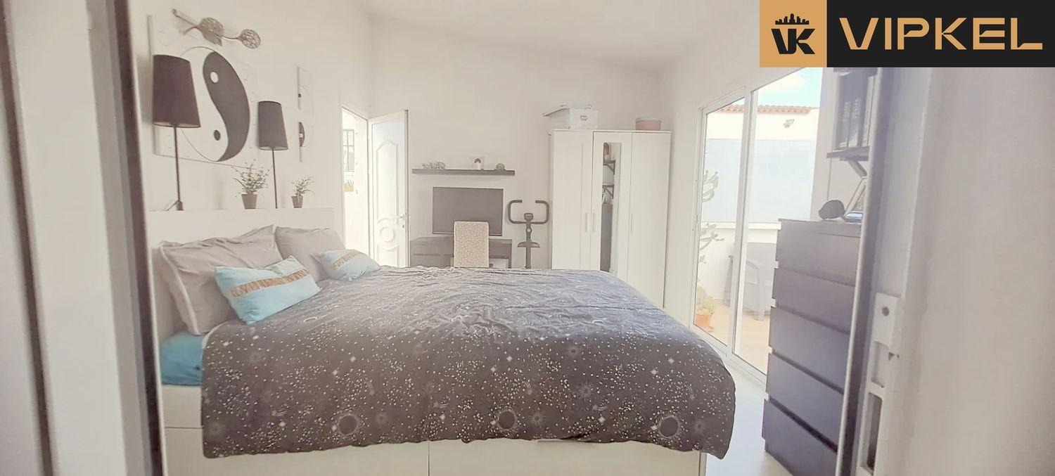 Flat for Sale in Arona