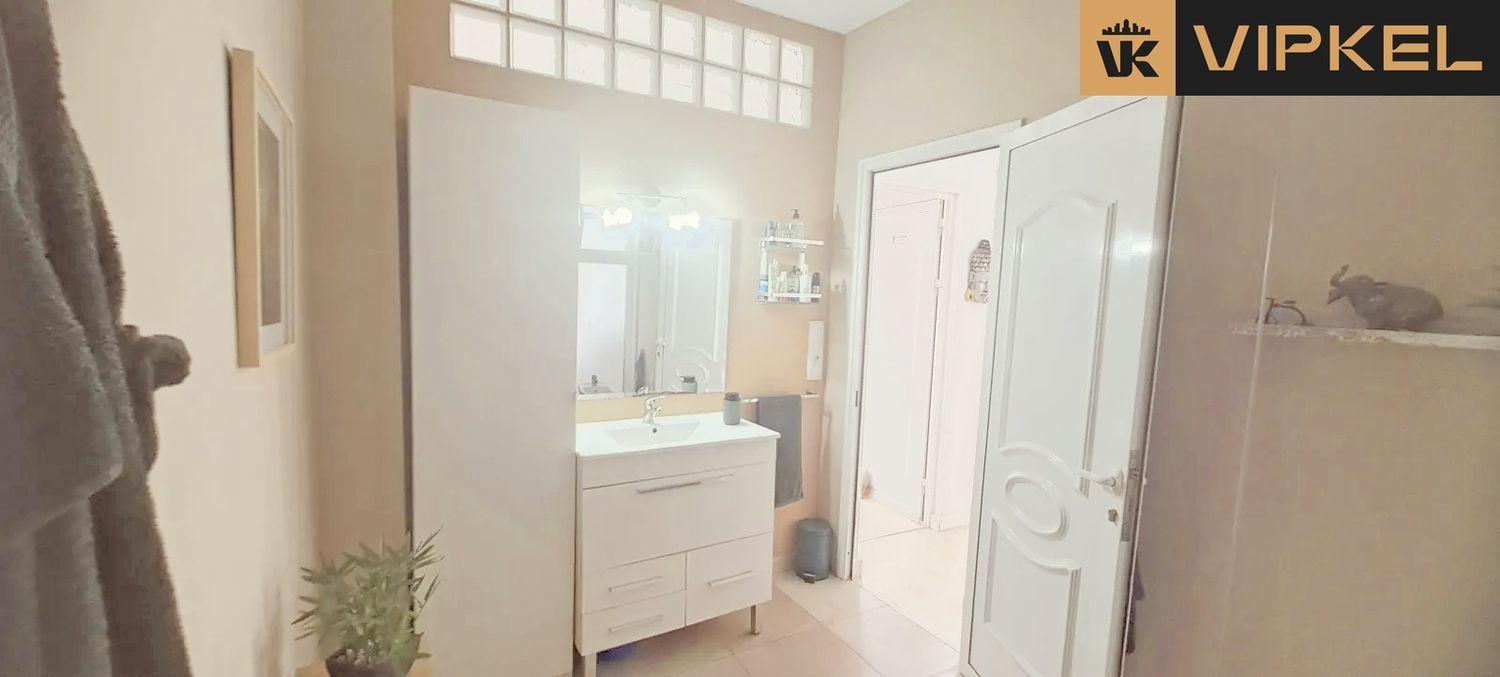 Flat for Sale in Arona