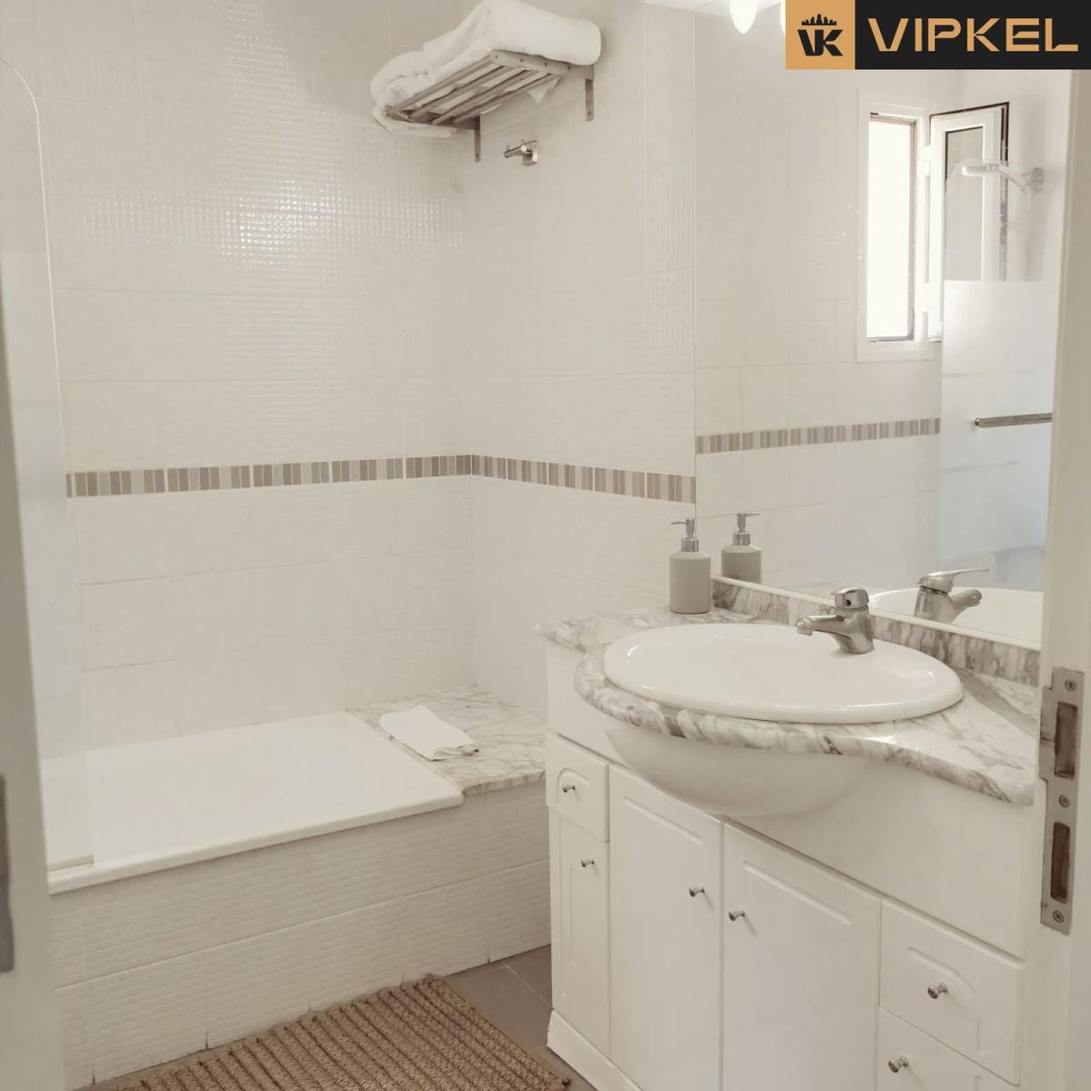 Flat for Sale in Arona