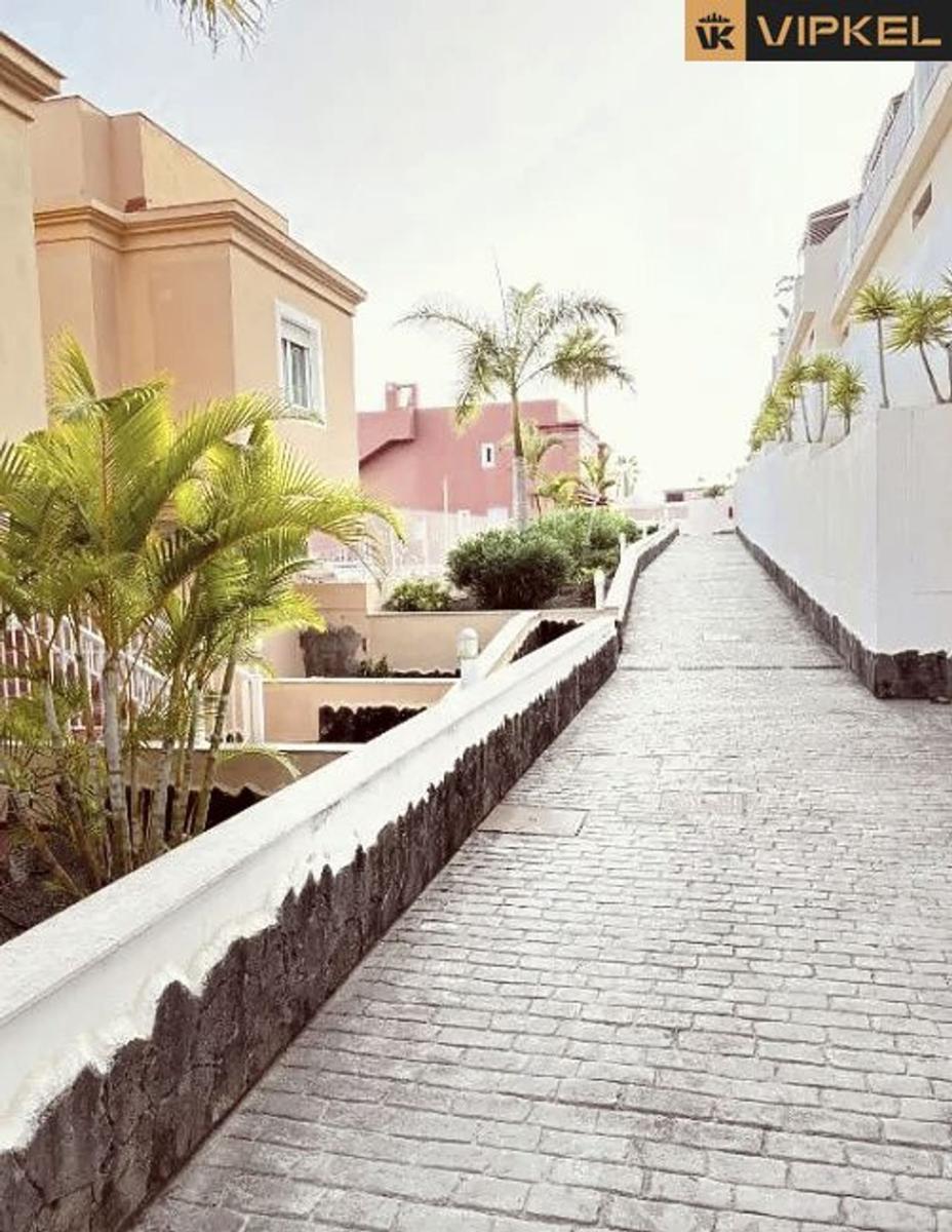 Flat for Sale in Arona