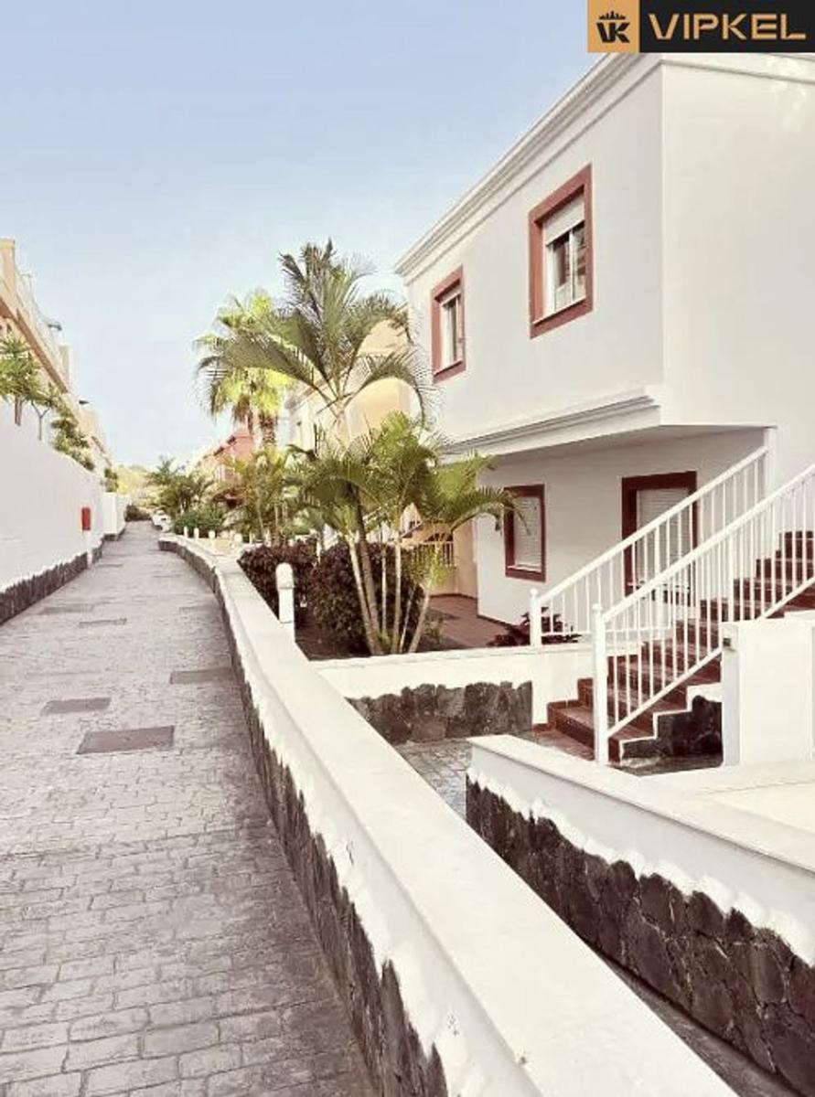 Flat for Sale in Arona