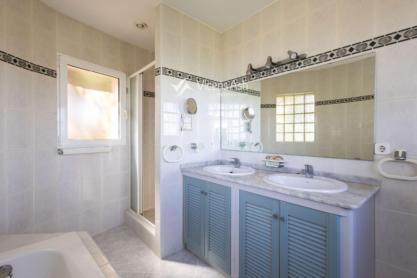 Villa for Sale in Pedreguer