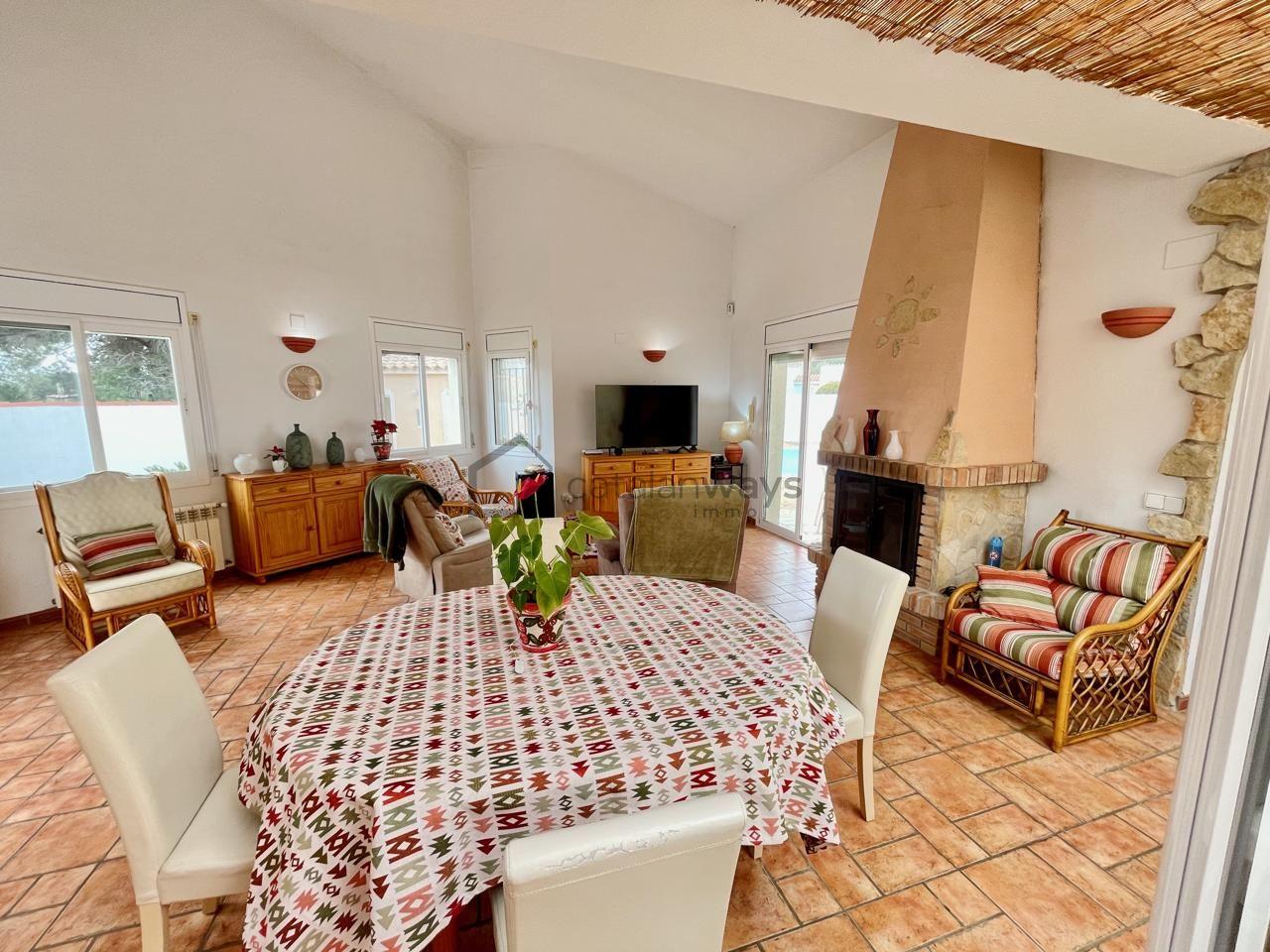 Villa for Sale in L' Ametlla de Mar