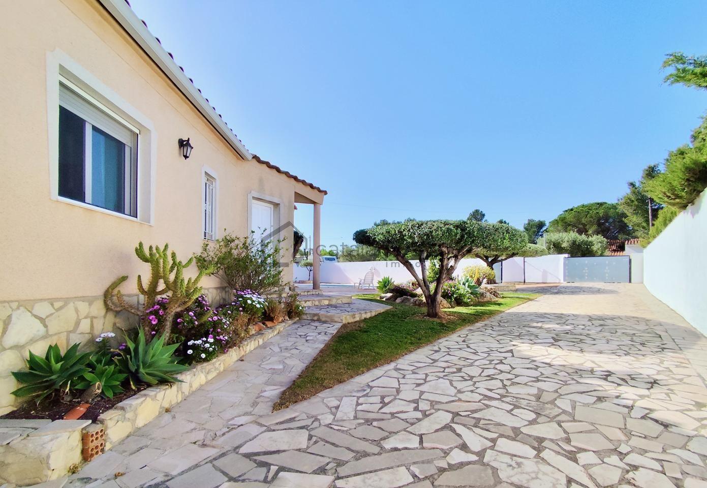Villa for Sale in L' Ametlla de Mar