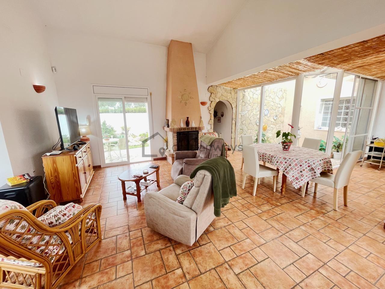 Villa for Sale in L' Ametlla de Mar