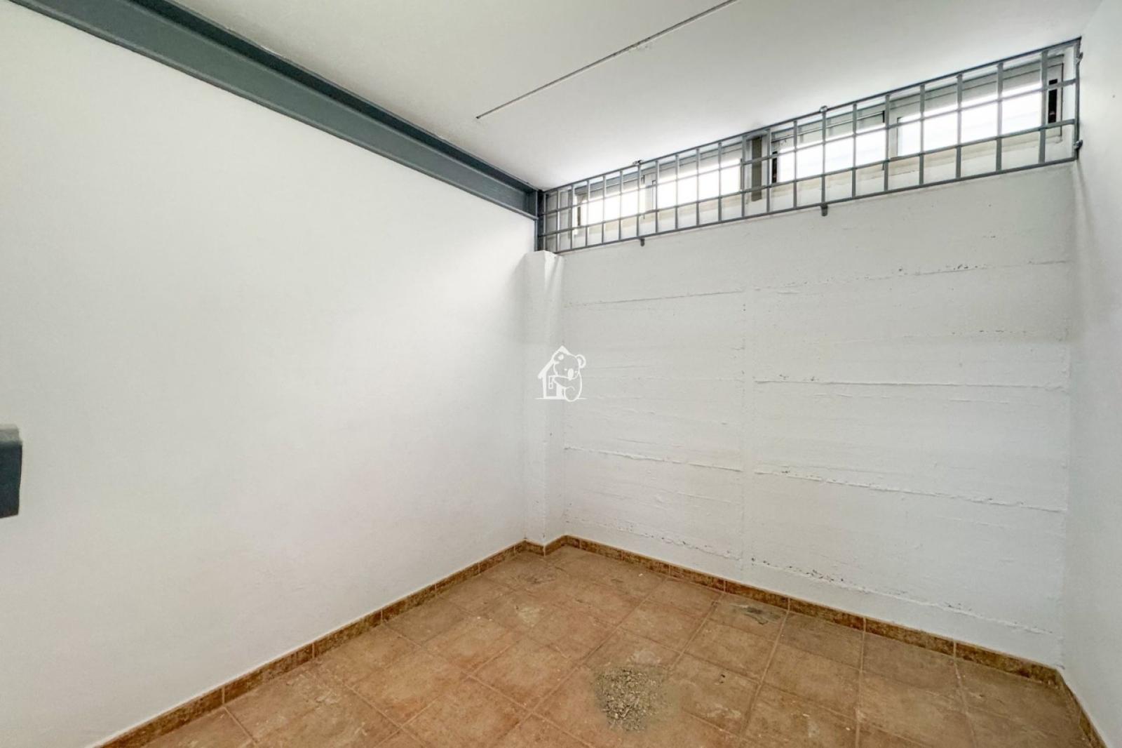 Premise for Rent in Almoradí