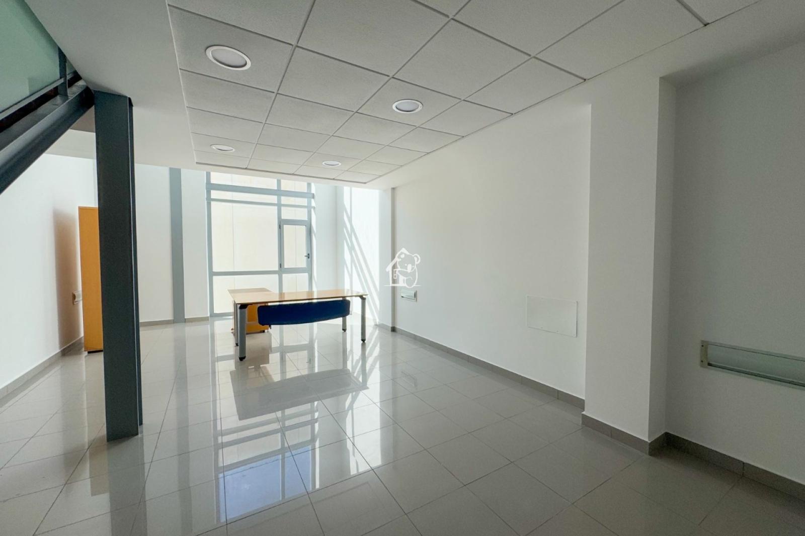 Premise for Rent in Almoradí