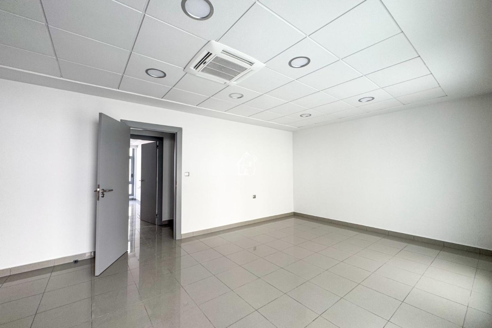 Premise for Rent in Almoradí