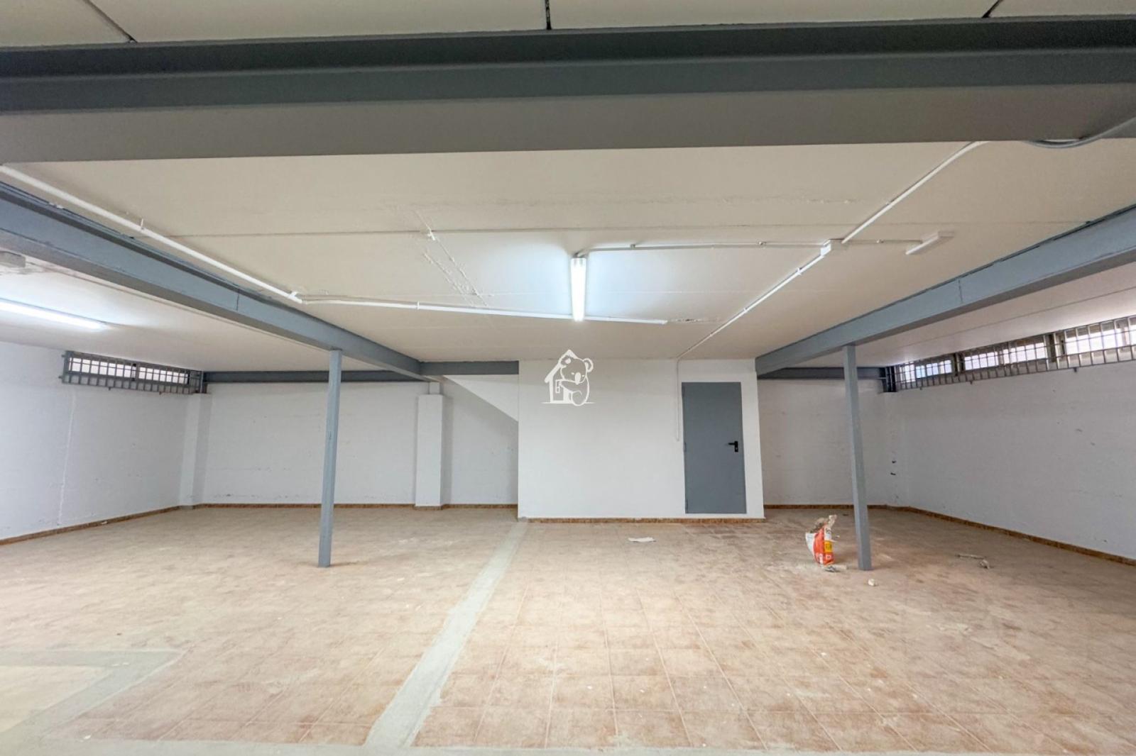 Premise for Rent in Almoradí