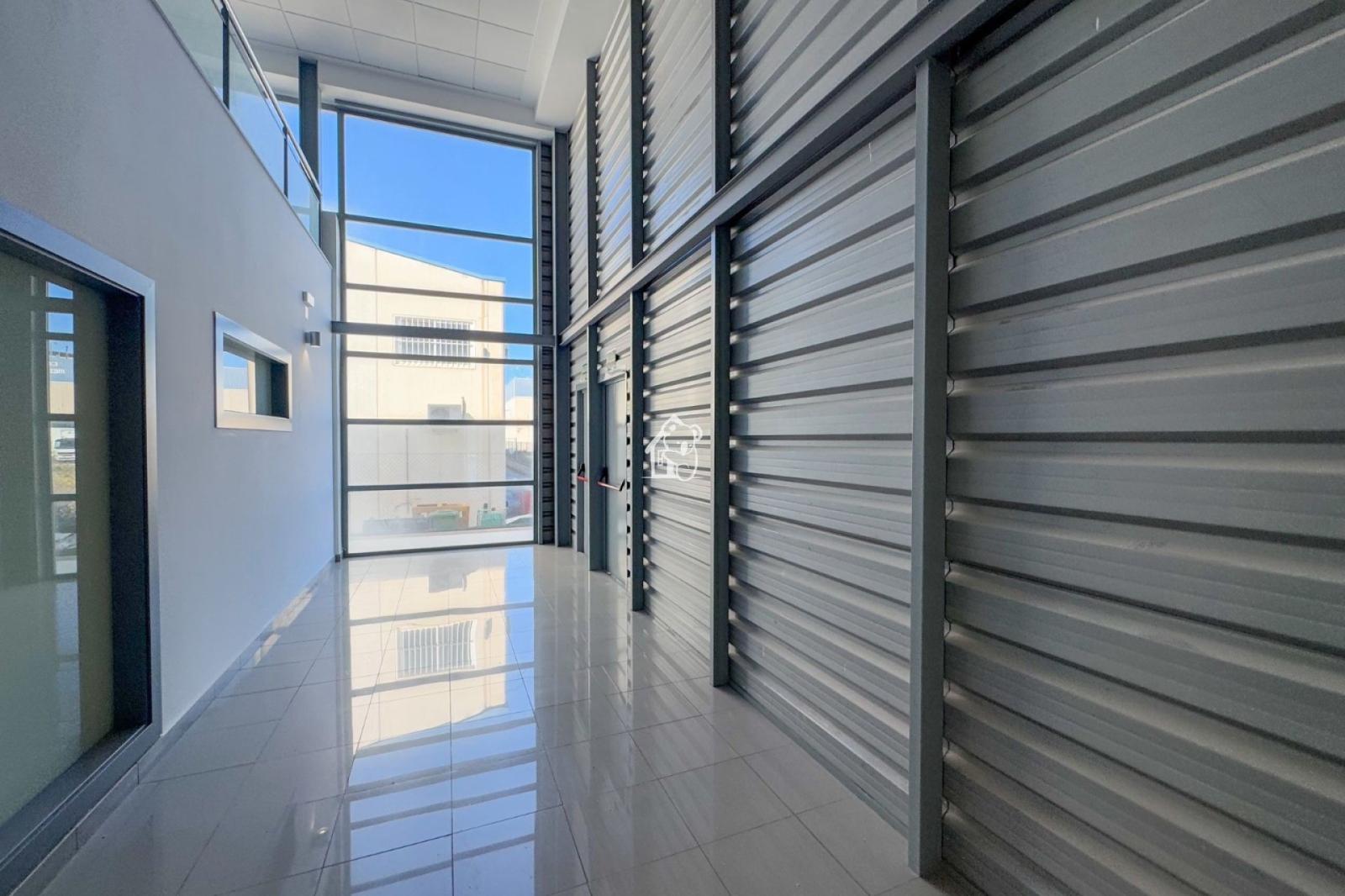 Premise for Rent in Almoradí