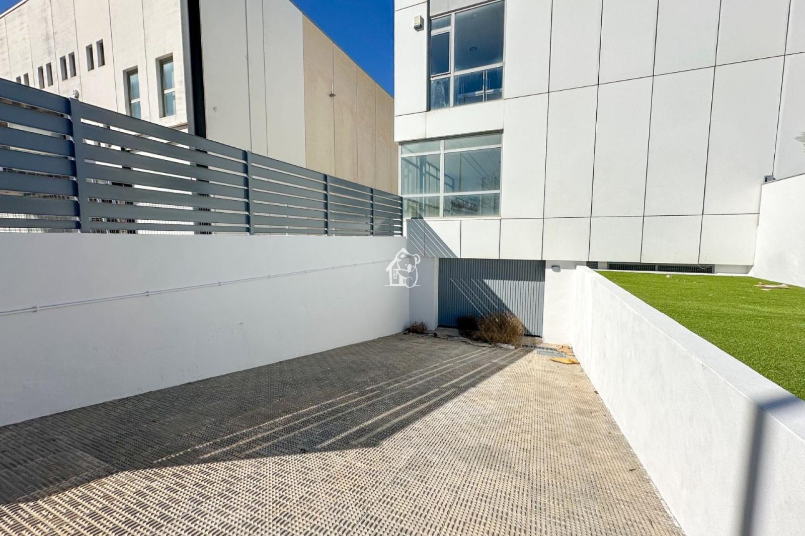 Premise for Rent in Almoradí