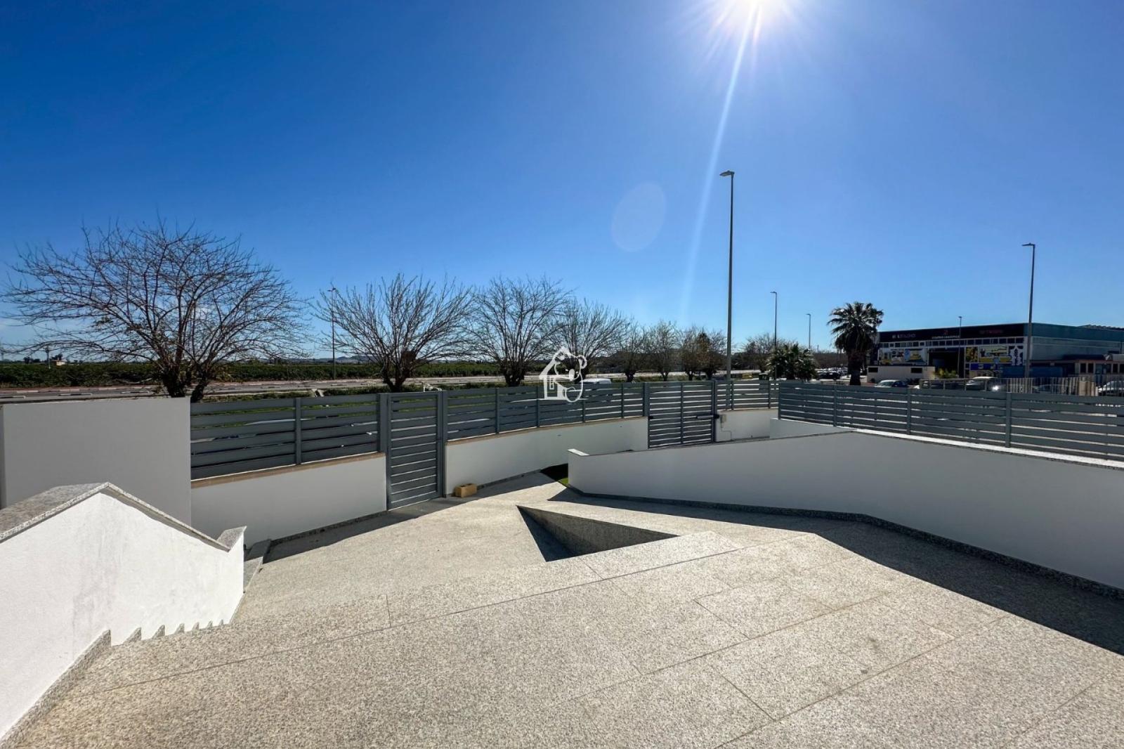 Premise for Rent in Almoradí