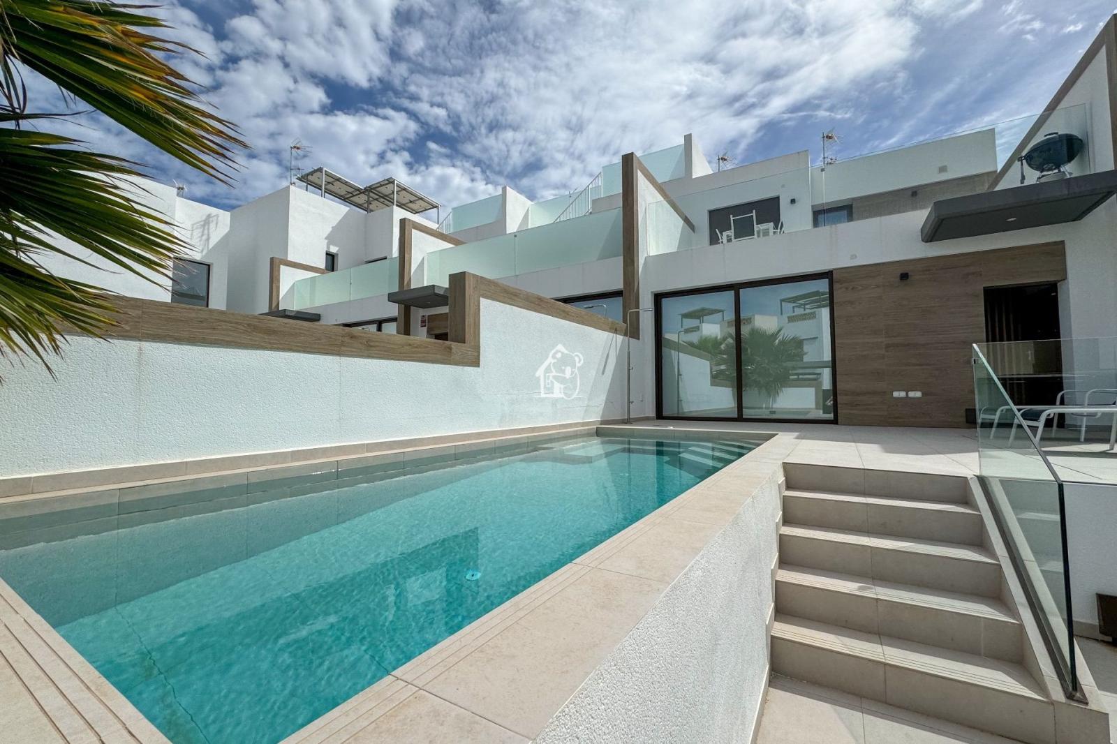 Villa for Rent in Benijófar