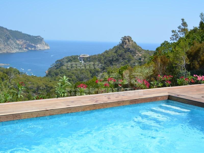Chalet for Sale in Begur