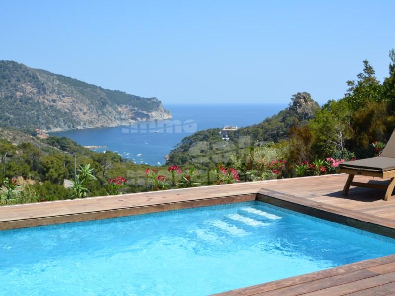 Chalet for Sale in Begur