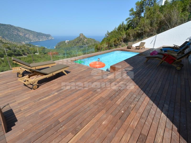 Chalet for Sale in Begur