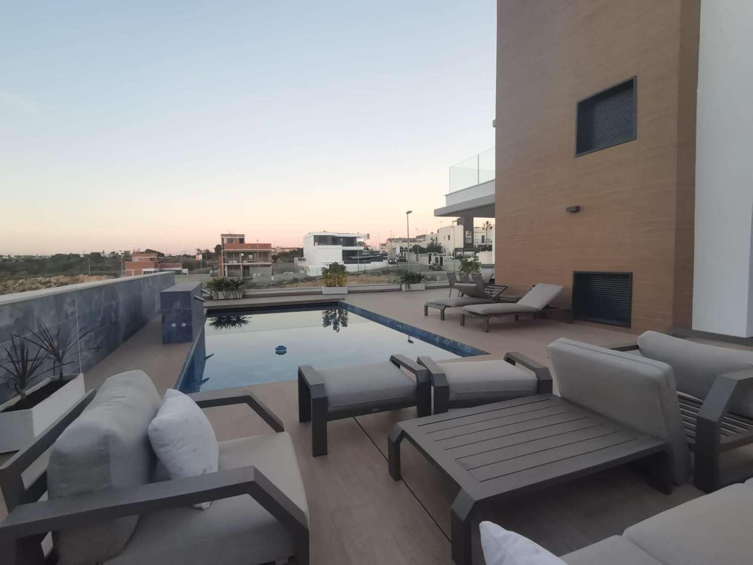 Villa en Venta en Orihuela