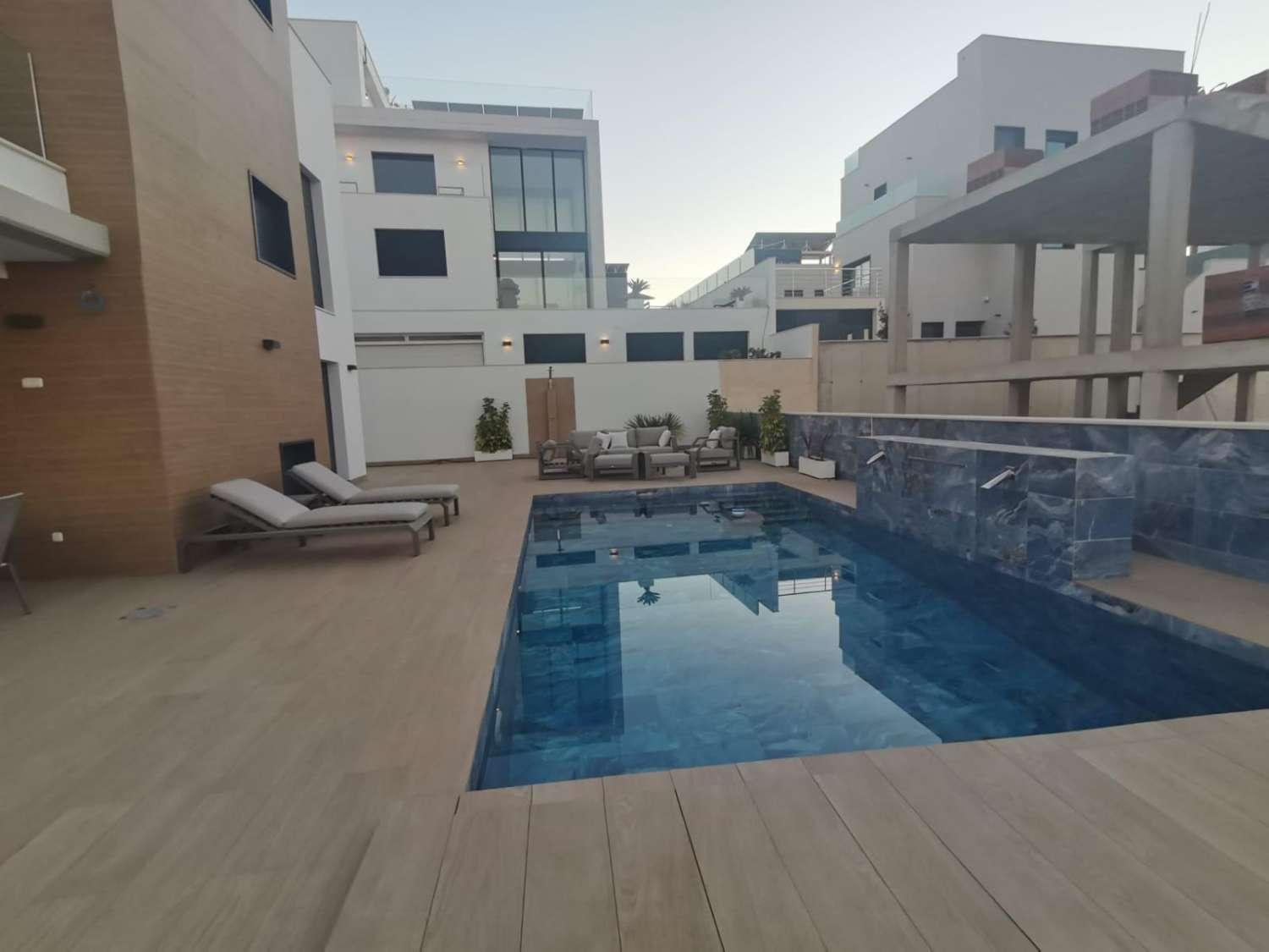 Villa en Venta en Orihuela