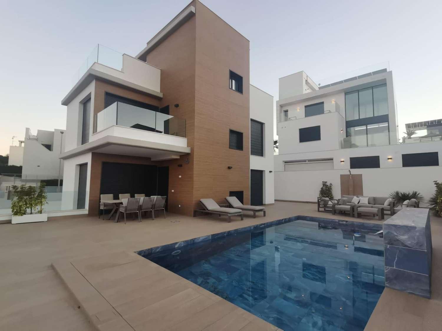 Villa en Venta en Orihuela