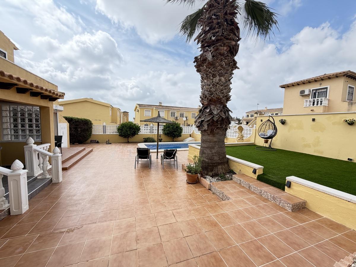 Villa en Venta en Orihuela