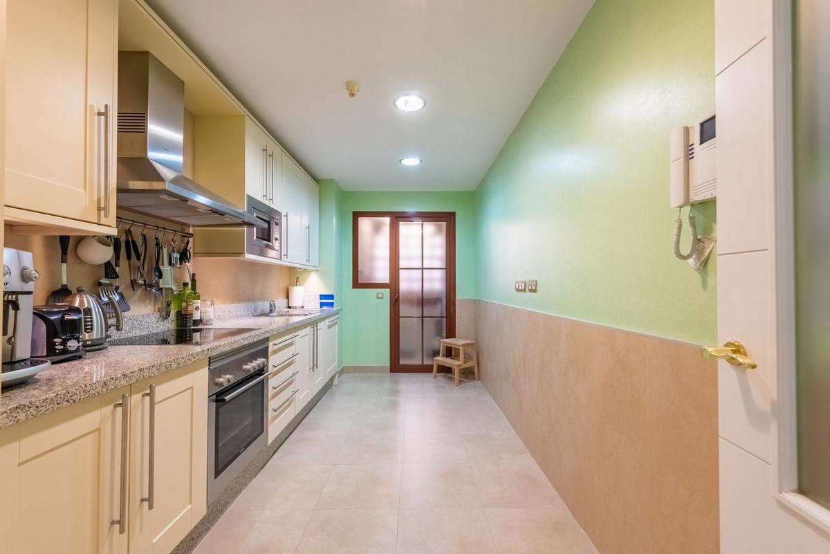Apartment for Sale in Benahavís
