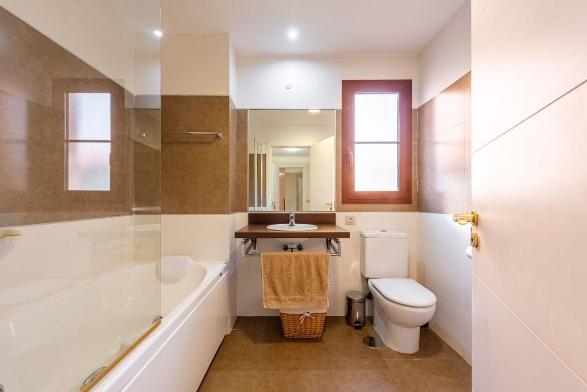 Apartment for Sale in Benahavís